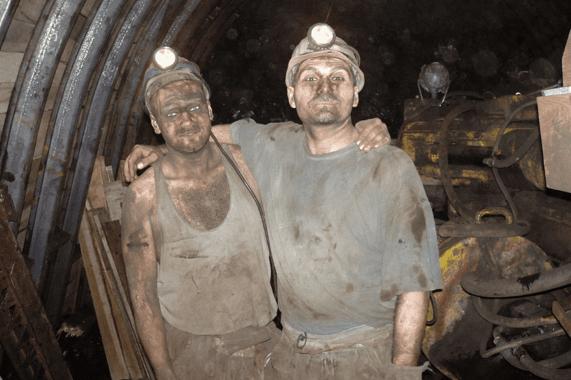 Zwei Bergleute: Gemeinsam kommt man besser voran.